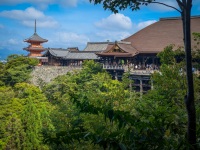 Hondo at Kiyomizu dera temple in Kyoto