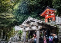 Otowanotaki Falls at Kiyomizu dera temple in Kyoto